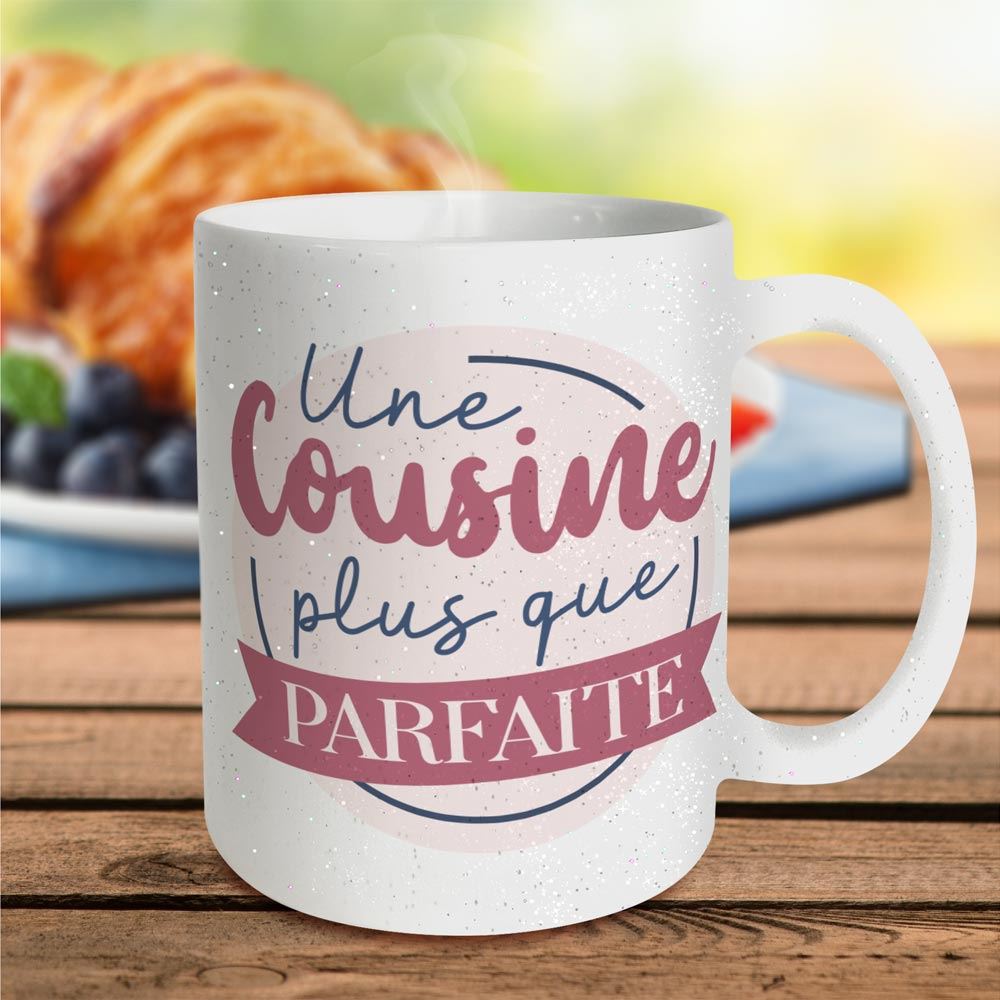 Mug a paillettes "une cousine...parfaite"