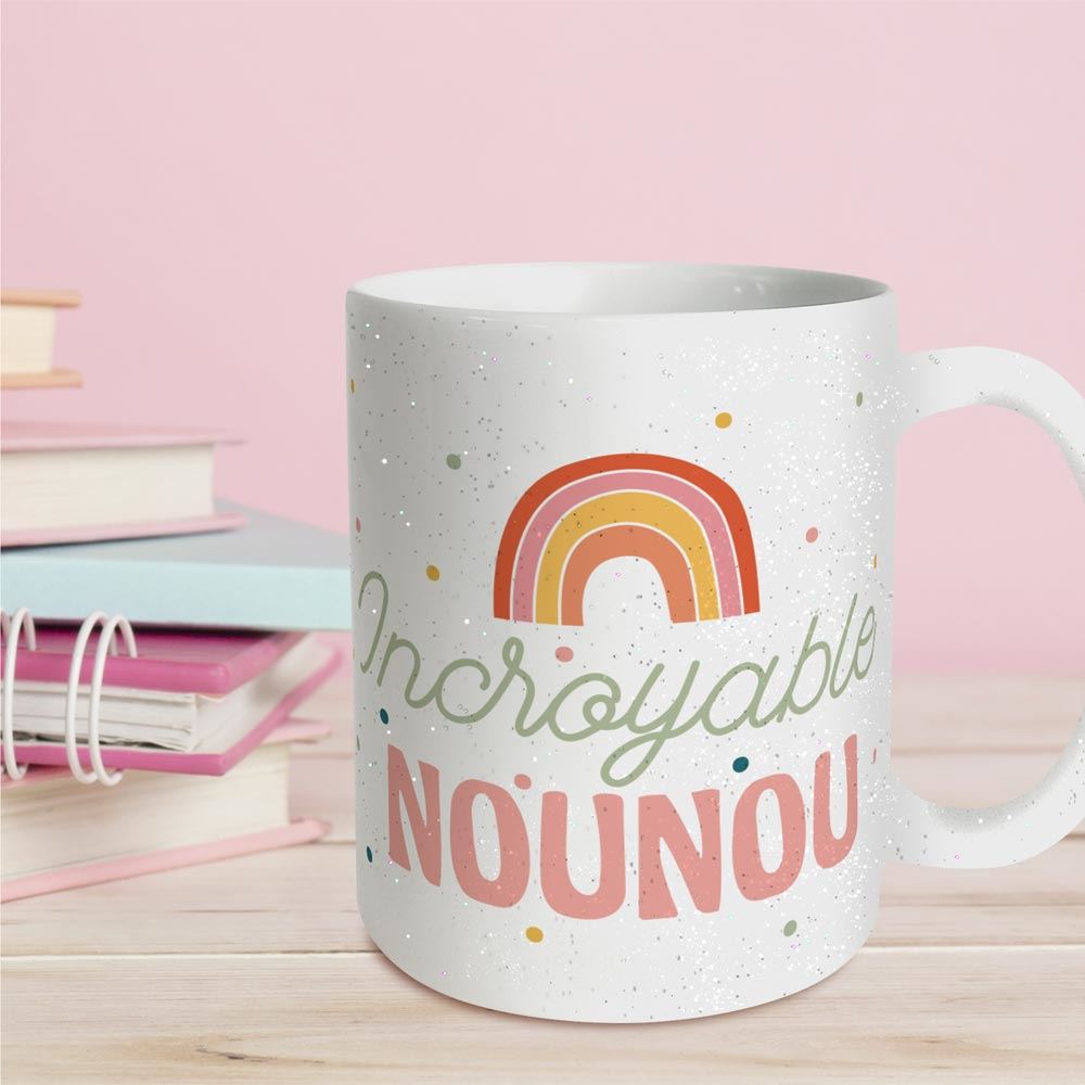 Mug a paillettes incroyable nounou 
