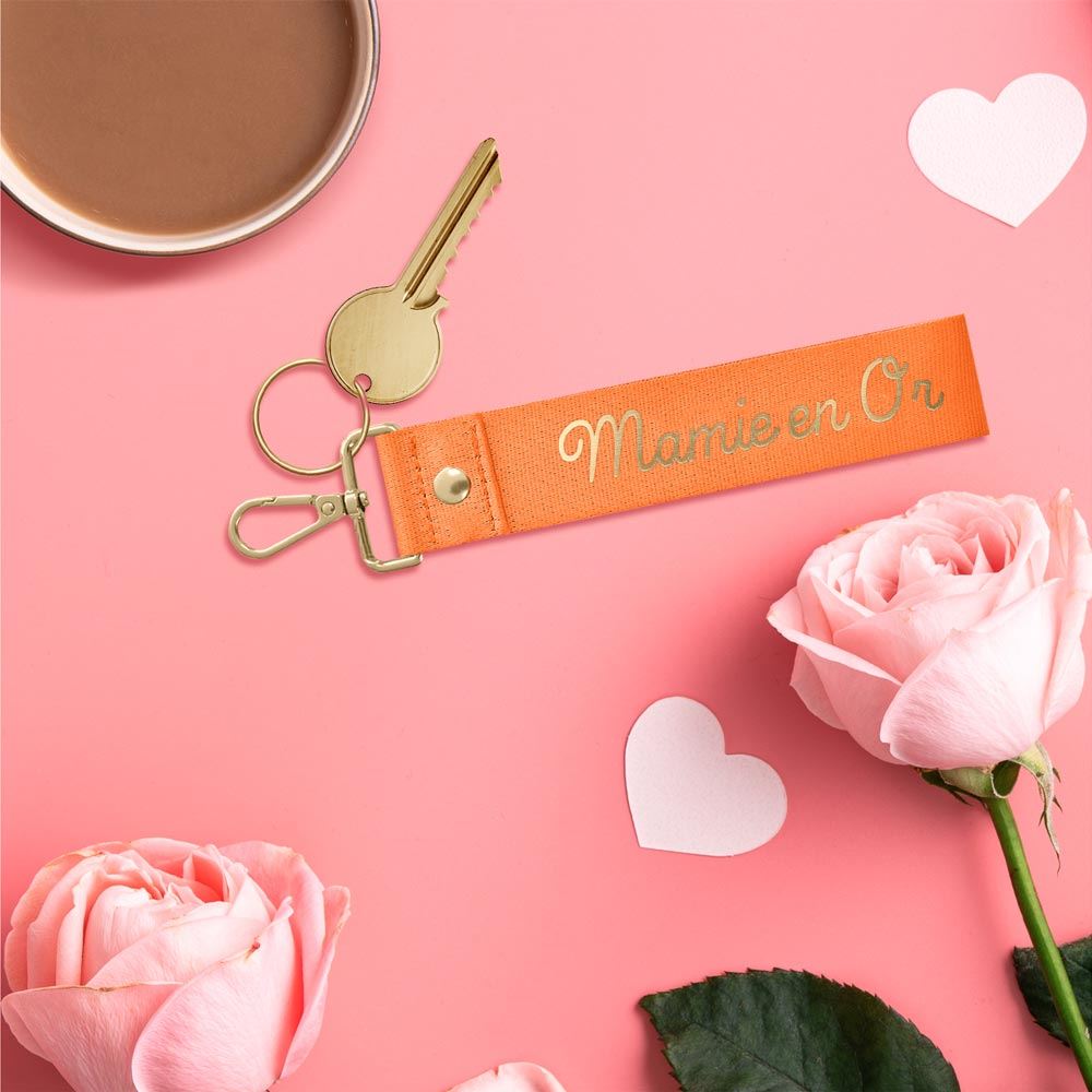 Porte cles laniere mamie en or